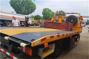 海伦附近拖车电话号码服务